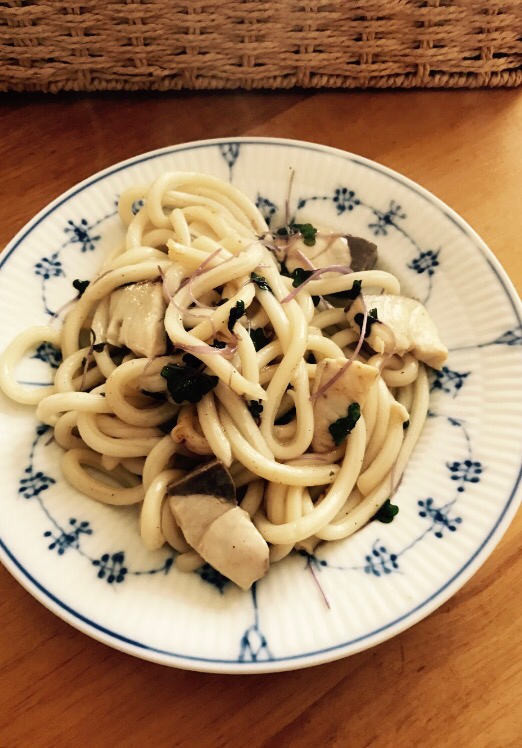 ハマチのガーリック焼きうどん