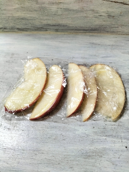きょうはこちら♬中途半端に残った林檎を保存します❤お役立ちレシピ感謝(⁠ ⁠ꈍ⁠ᴗ⁠ꈍ⁠)