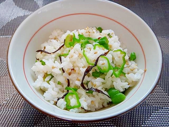 ピーマンと塩昆布の混ぜごはん