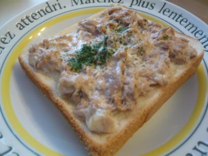 ツナトースト懐かしい感じがしますね～。でもやっぱりたまに食べたくなりますね。美味しいです♪