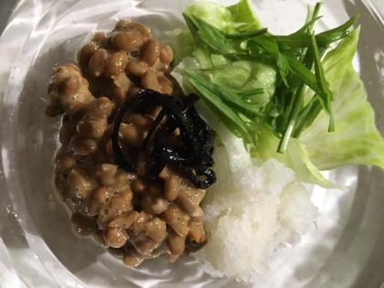 こんばんは〜
納豆は毎晩食べるので、生野菜と納豆作りました( ＾∀＾)
さっぱりして、野菜も一緒に摂れるのが良いですね。
又作りたいです(≧∀≦)
