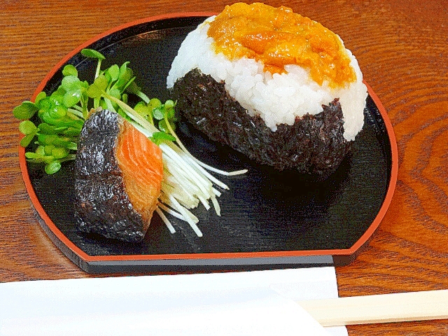 北海道グルメ☆ 自家製「塩雲丹おにぎり」