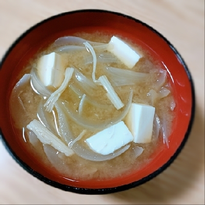 えのき玉葱豆腐の味噌汁