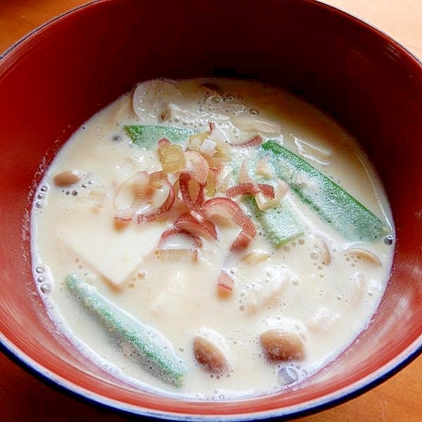 １０分足らず❤豆乳でオクラ&豆腐の味噌汁♪（減塩）