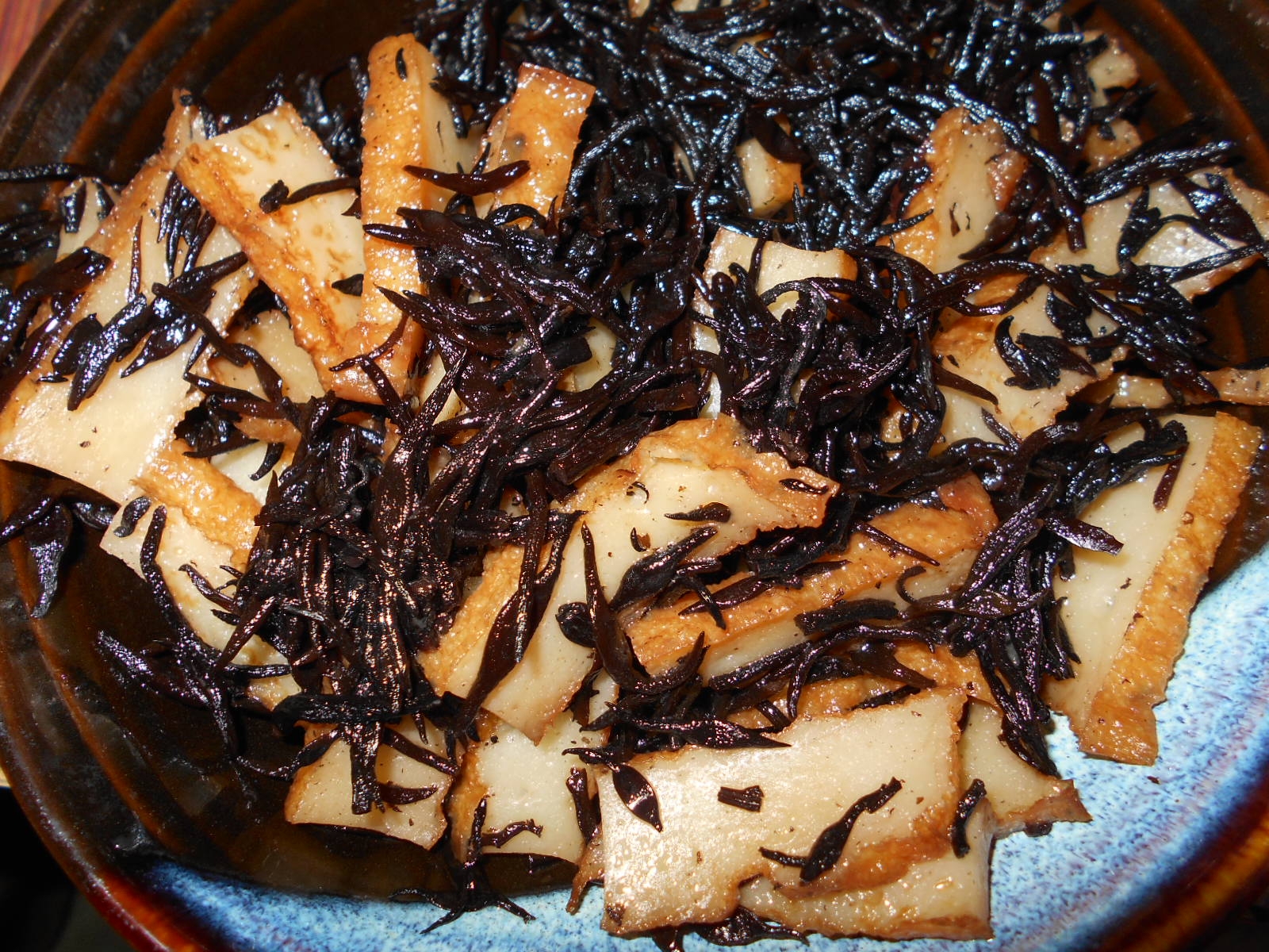 厚揚げとひじきの炒め物