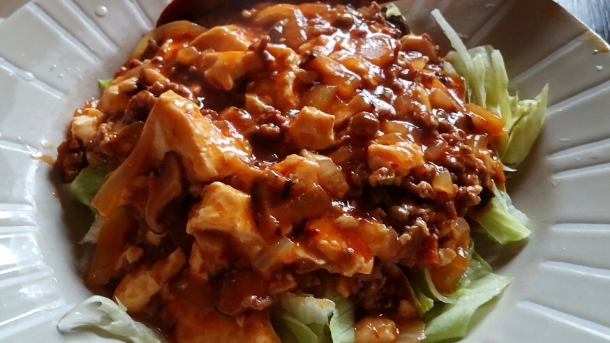 レタスたっぷり激辛麻婆丼