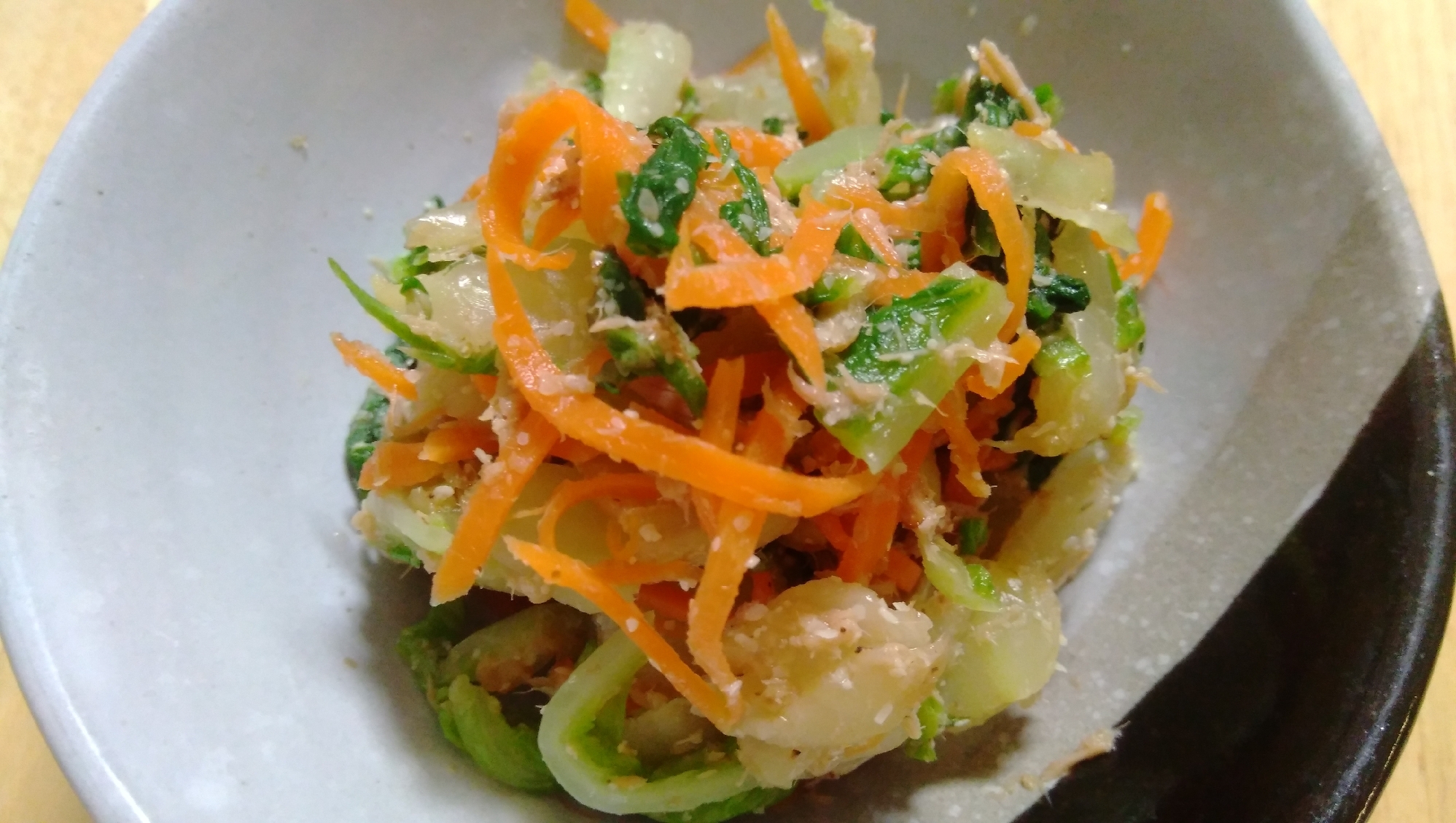 白菜と人参の胡麻和え