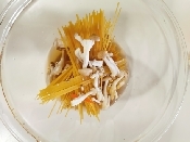 レンチンでしらすとしめじと水菜の和風パスタ レシピ 作り方 By Mhs360 楽天レシピ レンチンでしらすとしめじと水菜の和風パスタ レシピ 作り方 By Mhs360 楽天レシピ