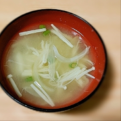 えのき、たまねぎ、小ねぎのお味噌汁