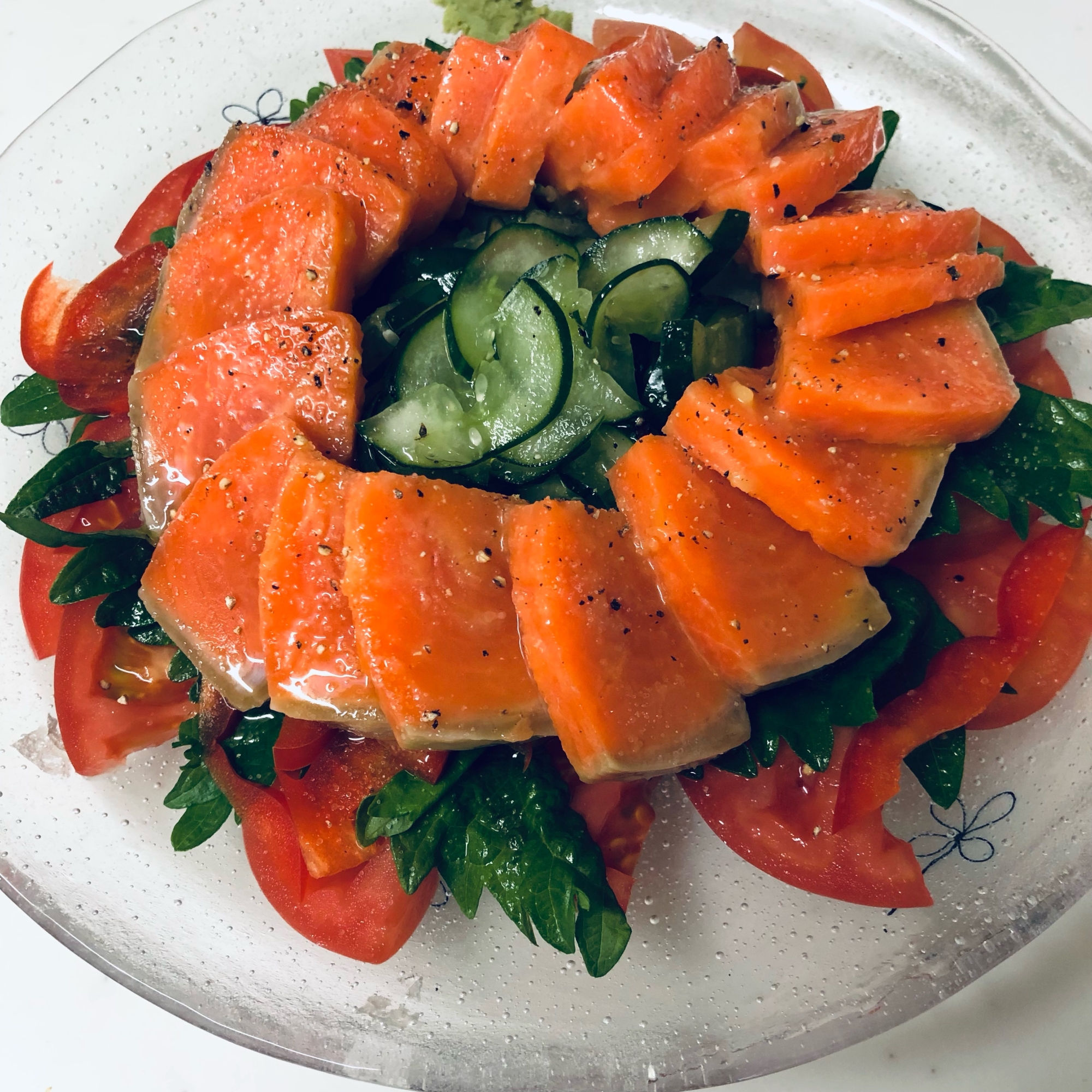 美肌メニュー サーモンのカルパッチョ風サラダ レシピ 作り方 By くろぴょん 楽天レシピ 美肌メニュー サーモンのカルパッチョ風サラダ レシピ 作り方 By くろぴょん 楽天レシピ