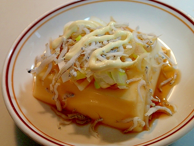 麺つゆ/マヨで　白葱と釜揚げシラスの卵豆腐