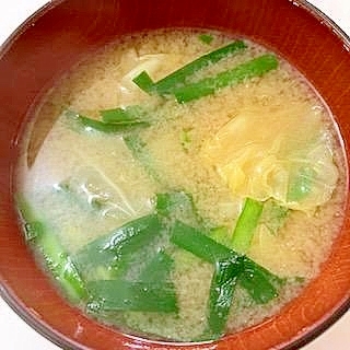 ニラときゃべつの味噌汁