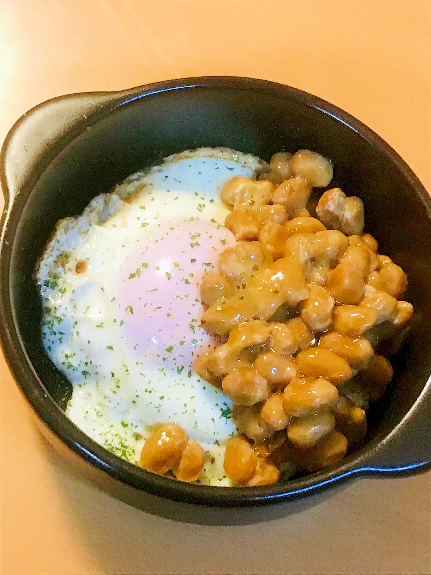 今日の納豆●目玉焼きのソースに