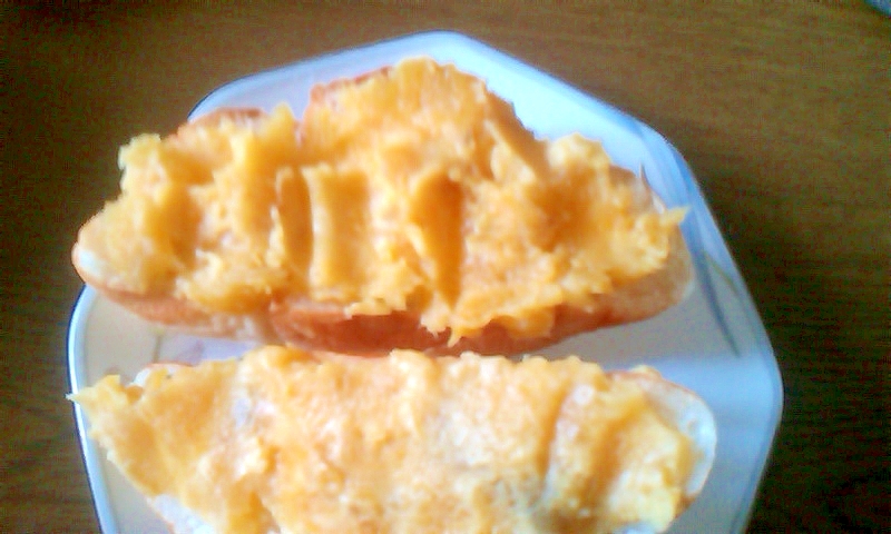 安納芋クリームのパン