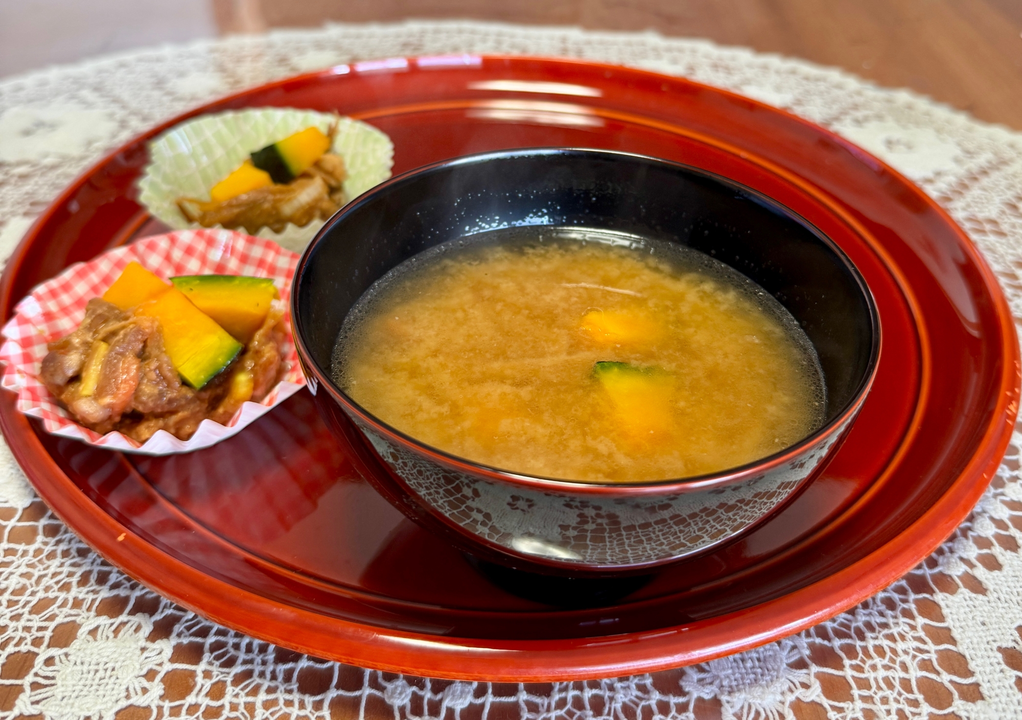 具沢山！即席！お湯を注ぐだけで！豚汁に☆味噌玉