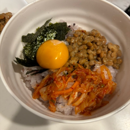 発酵パワー！キムチ＆チーズ no 納豆丼♪