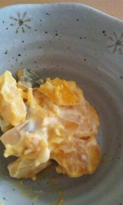 かぼちゃサラダに、クリームチーズ、初めて入れました(^-^)☆
こくがあって、とても美味しいですね！