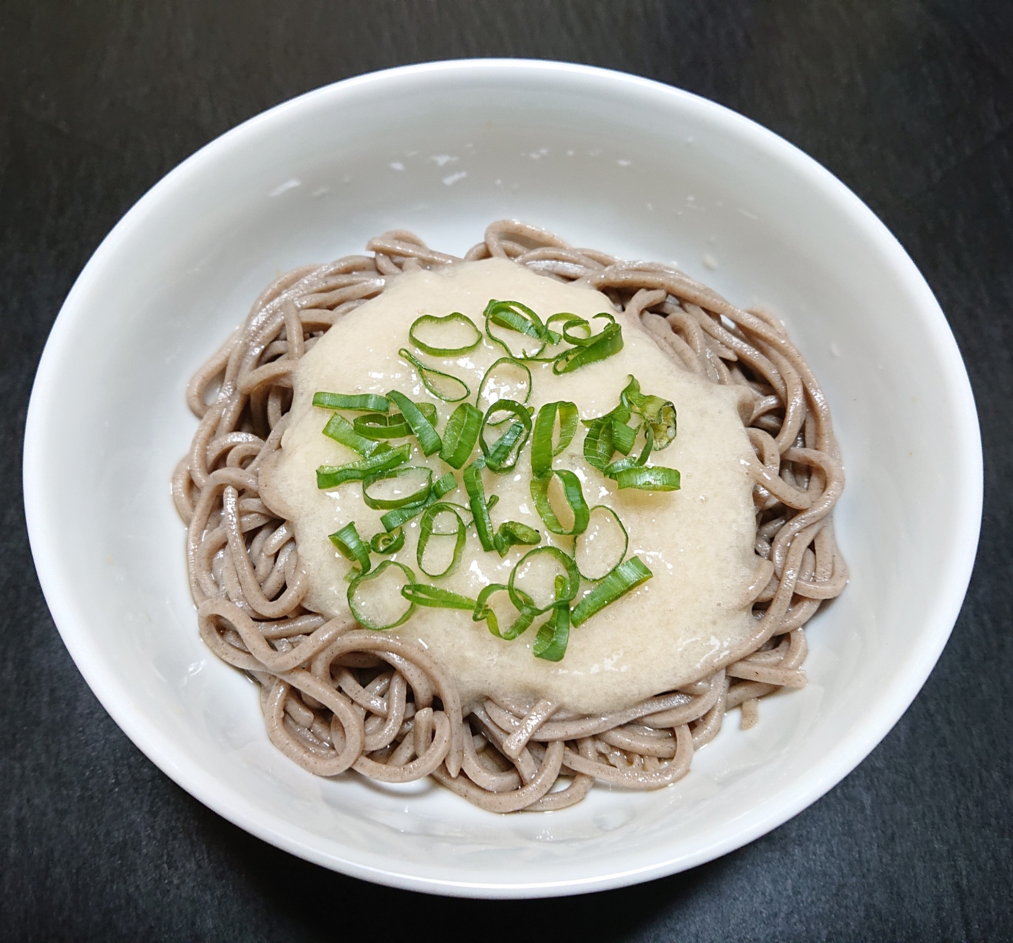 出汁がきいてるとろろ蕎麦