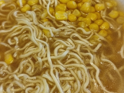 インスタントで☆もやしとコーンの味噌ラーメン