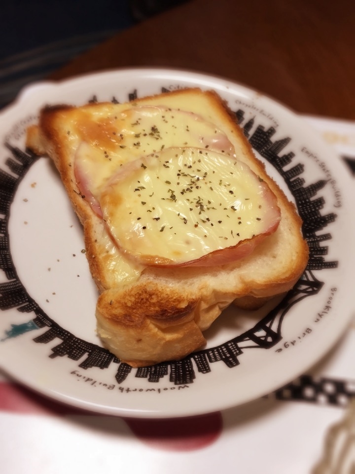 朝ごはんに！*パパっと簡単チーズトースト*