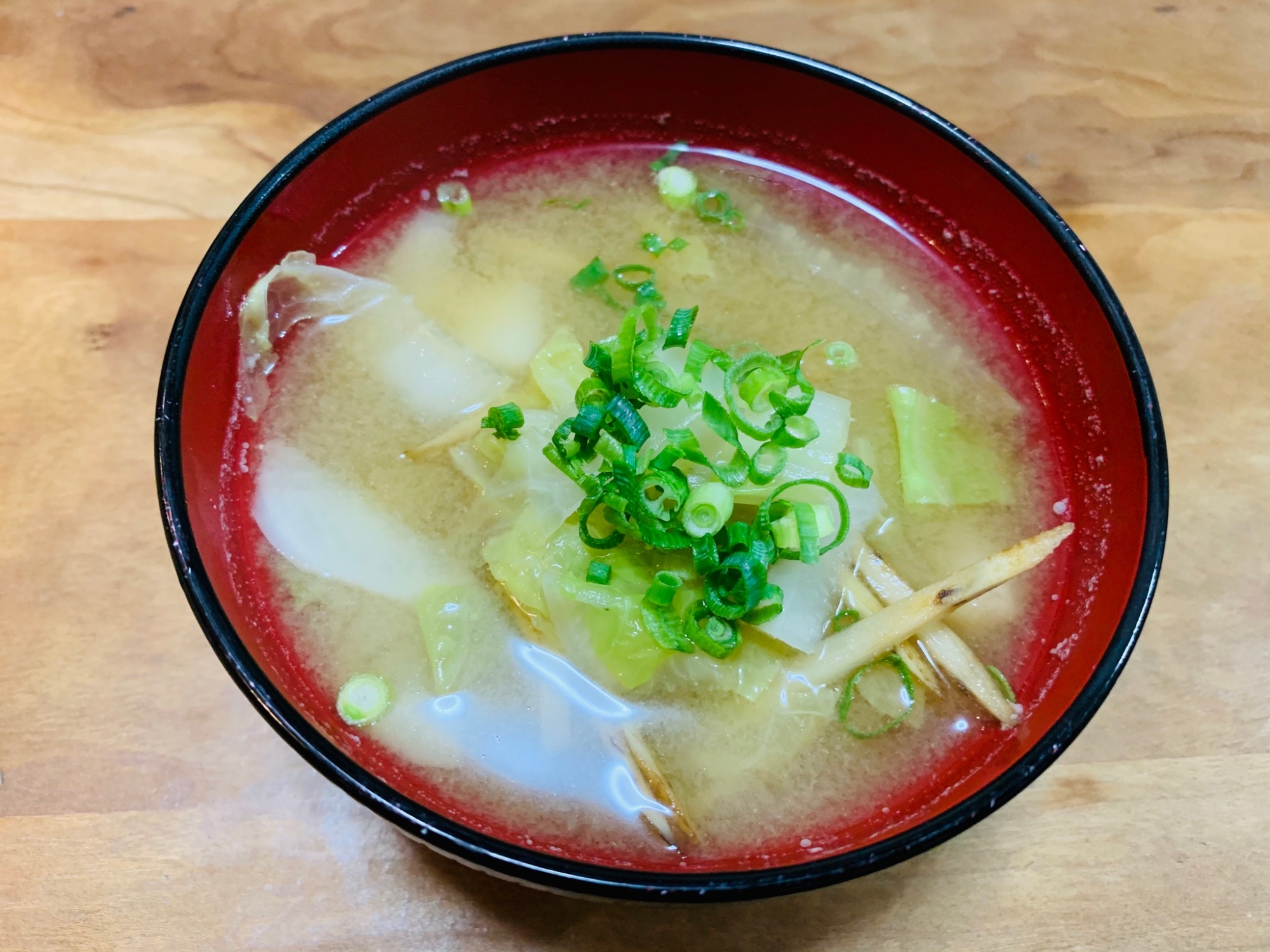 大根とごぼうの味噌汁