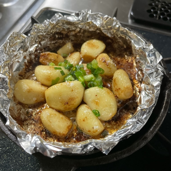 ニンニクのバターホイル焼き 次の日休みなら レシピ 作り方 By ぺぺ4 楽天レシピ ニンニクのバターホイル焼き 次の日休みなら レシピ 作り方 By ぺぺ4 楽天レシピ