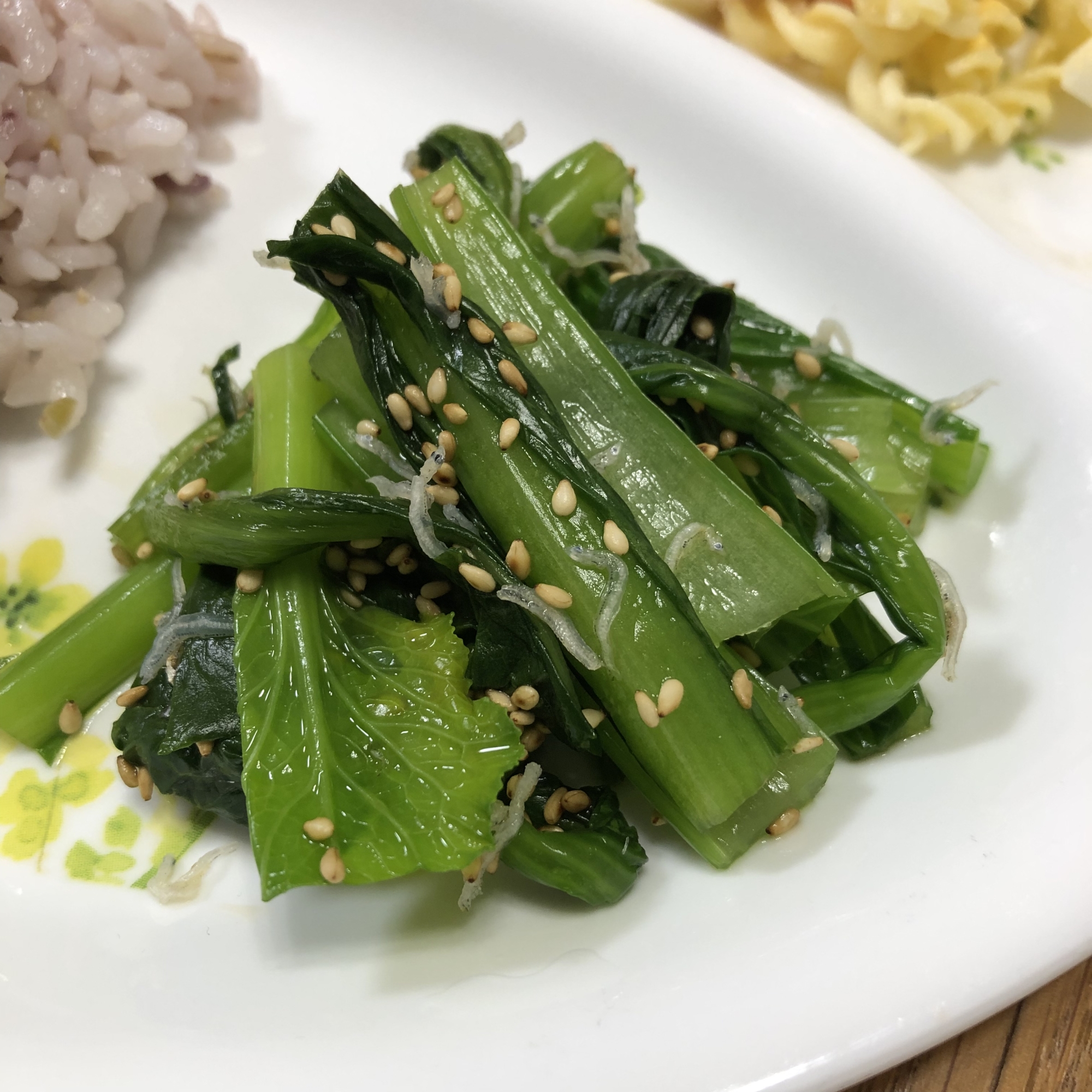 お弁当にも レンジで簡単 小松菜のおひたし レシピ 作り方 By 魅茶子 楽天レシピ
