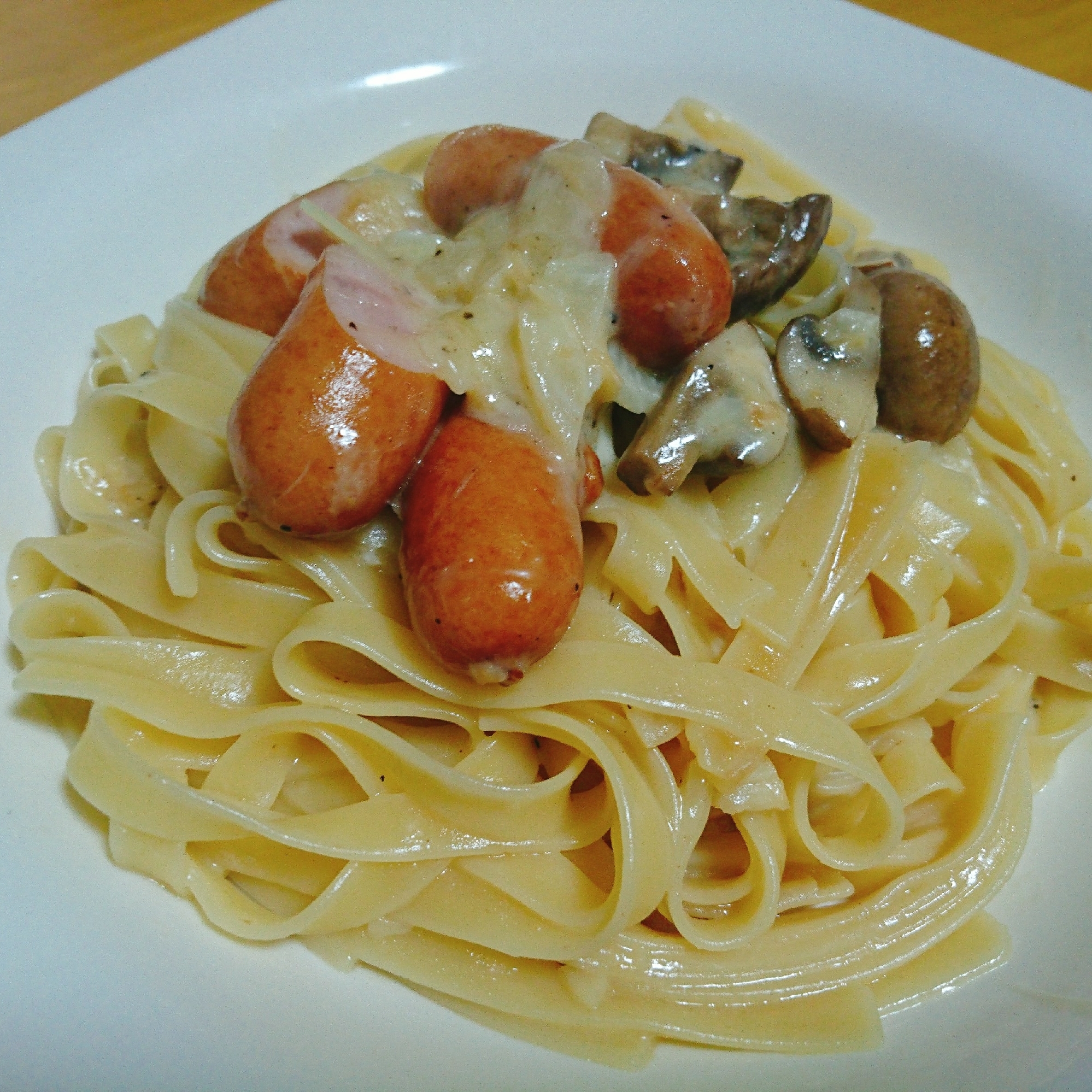 ウインナーとマッシュルームのチーズを使ったパスタ レシピ 作り方 By やっすん 楽天レシピ