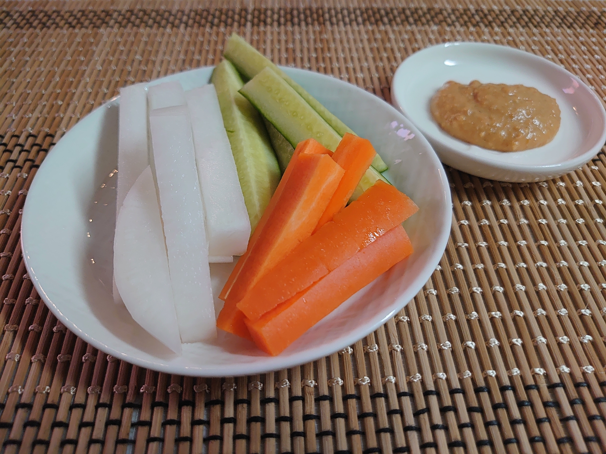 味噌マヨディップと野菜スティック