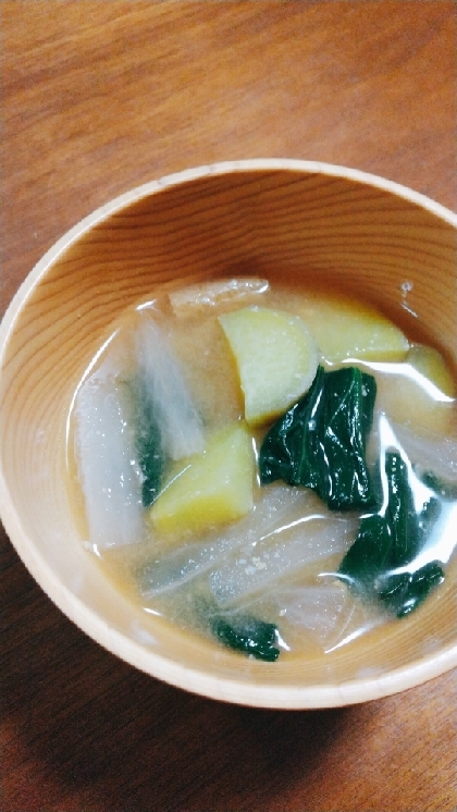 さつま芋小松菜の味噌汁