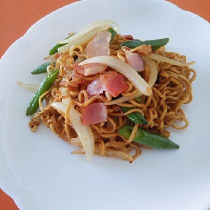 新玉ねぎといんげんハムの焼きそば