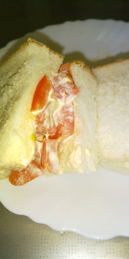 6枚切り食パンで★フレッシュトマトサンドイッチ