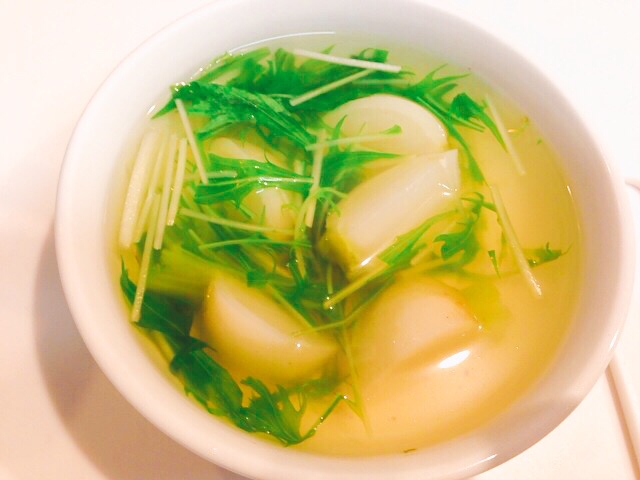 甘くて美味しい蕪と☆水菜のコンソメスープ