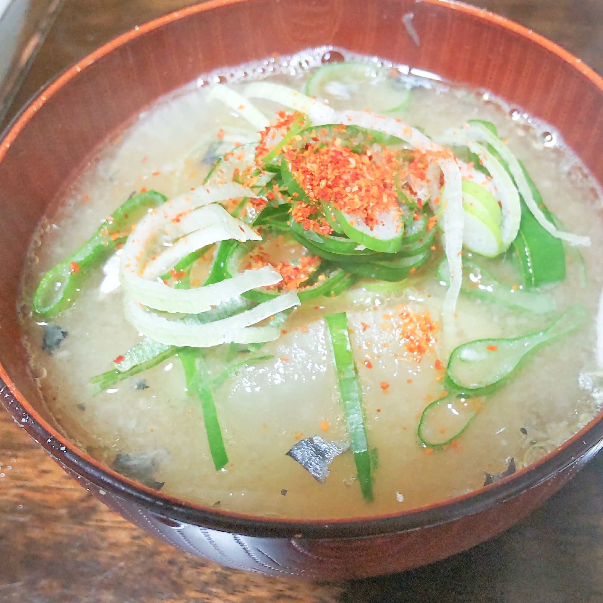 あったまる〜！サバ缶と大根の味噌汁