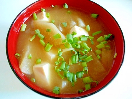 大根・豆腐・小ねぎの味噌汁