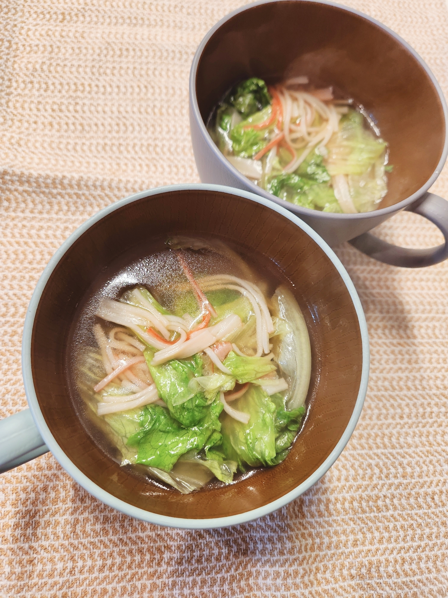 【汁物】レタスとカニカマのスープ