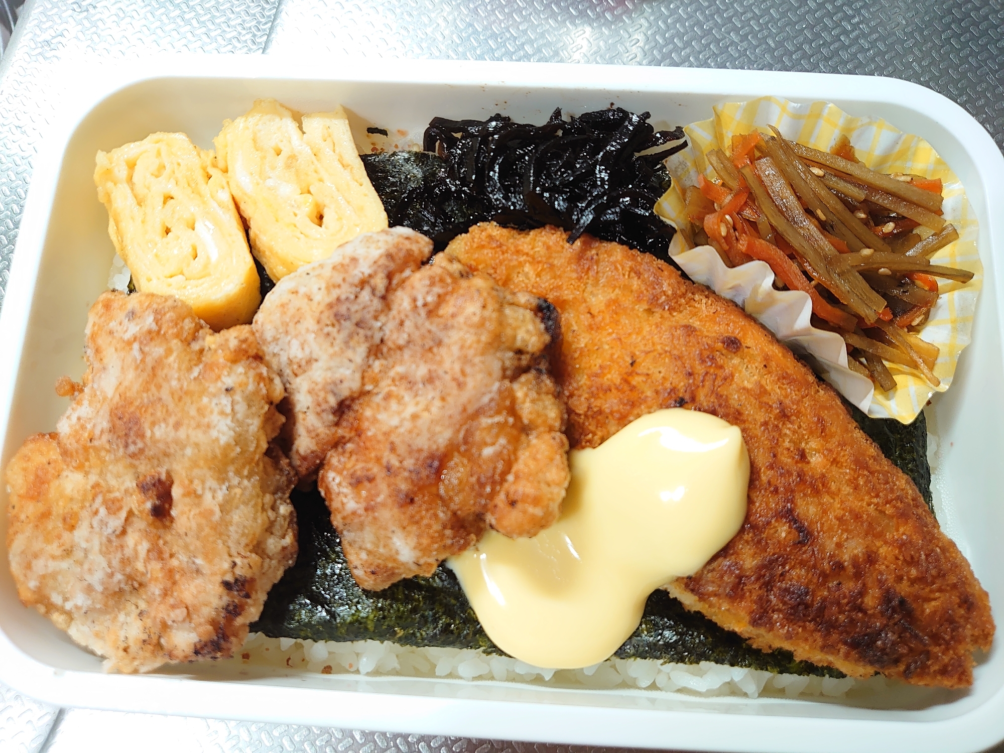 旦那のお昼弁当☆〜唐揚げ〜