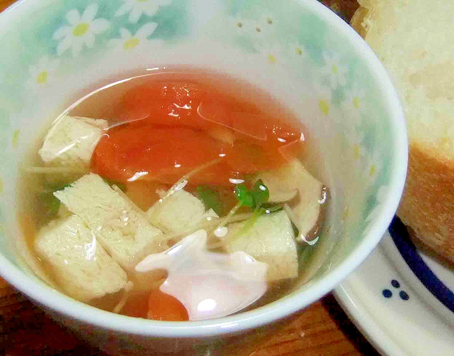 トマトと凍み豆腐のスープ