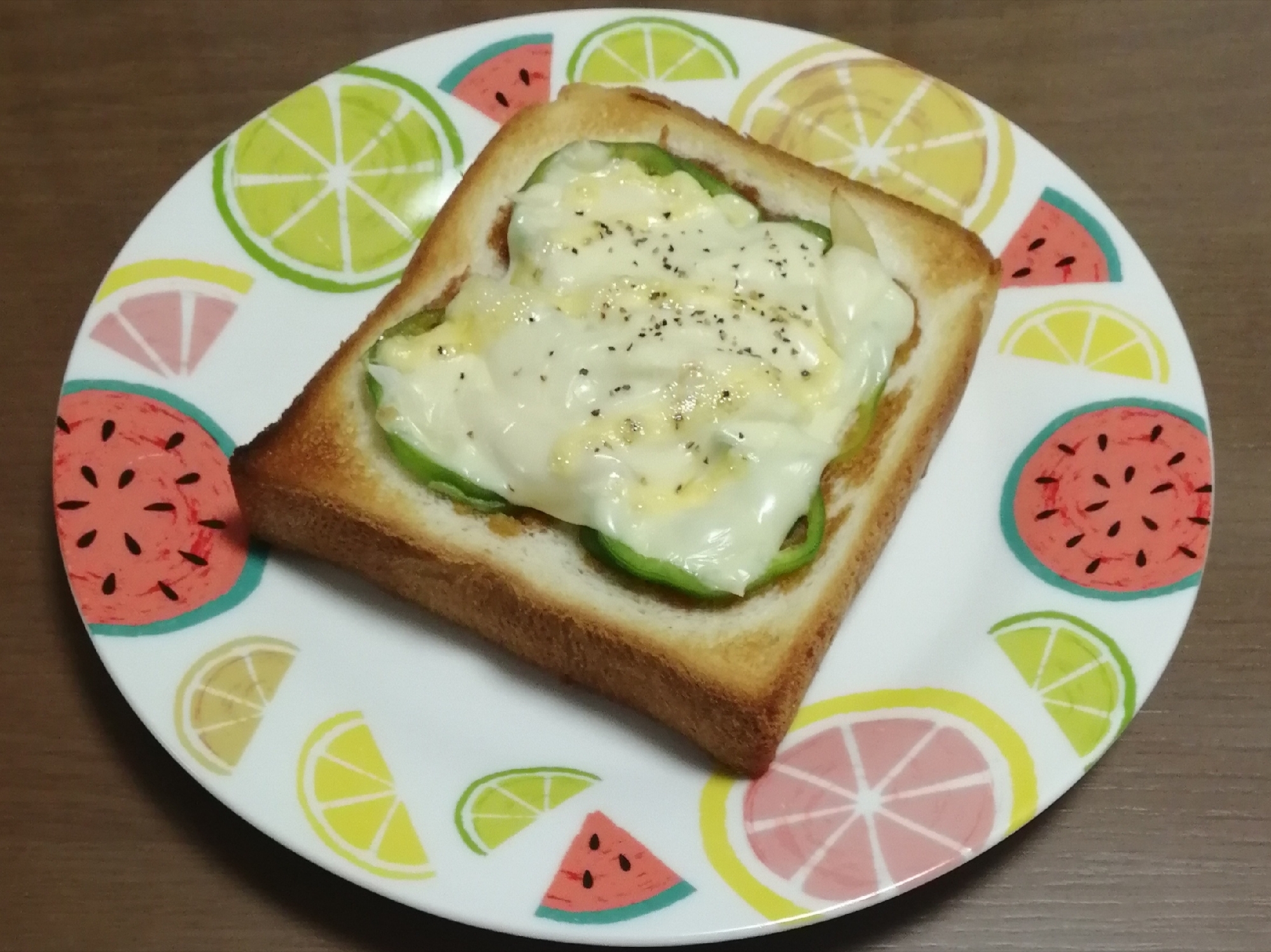 ピーマン玉ねぎの焼き肉のたれトースト