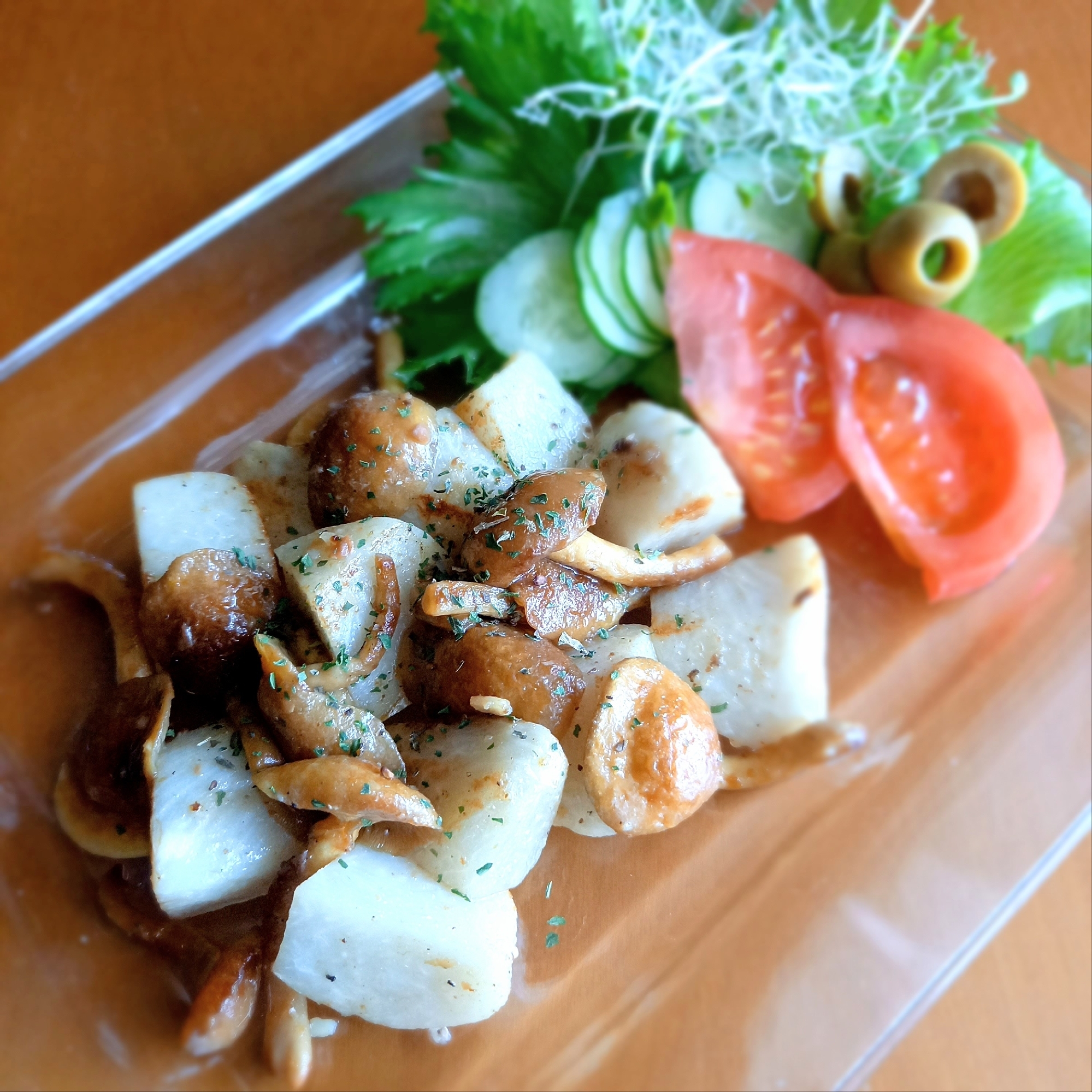 アンチョビと里芋のガーリックバタ炒めꕤ୭*