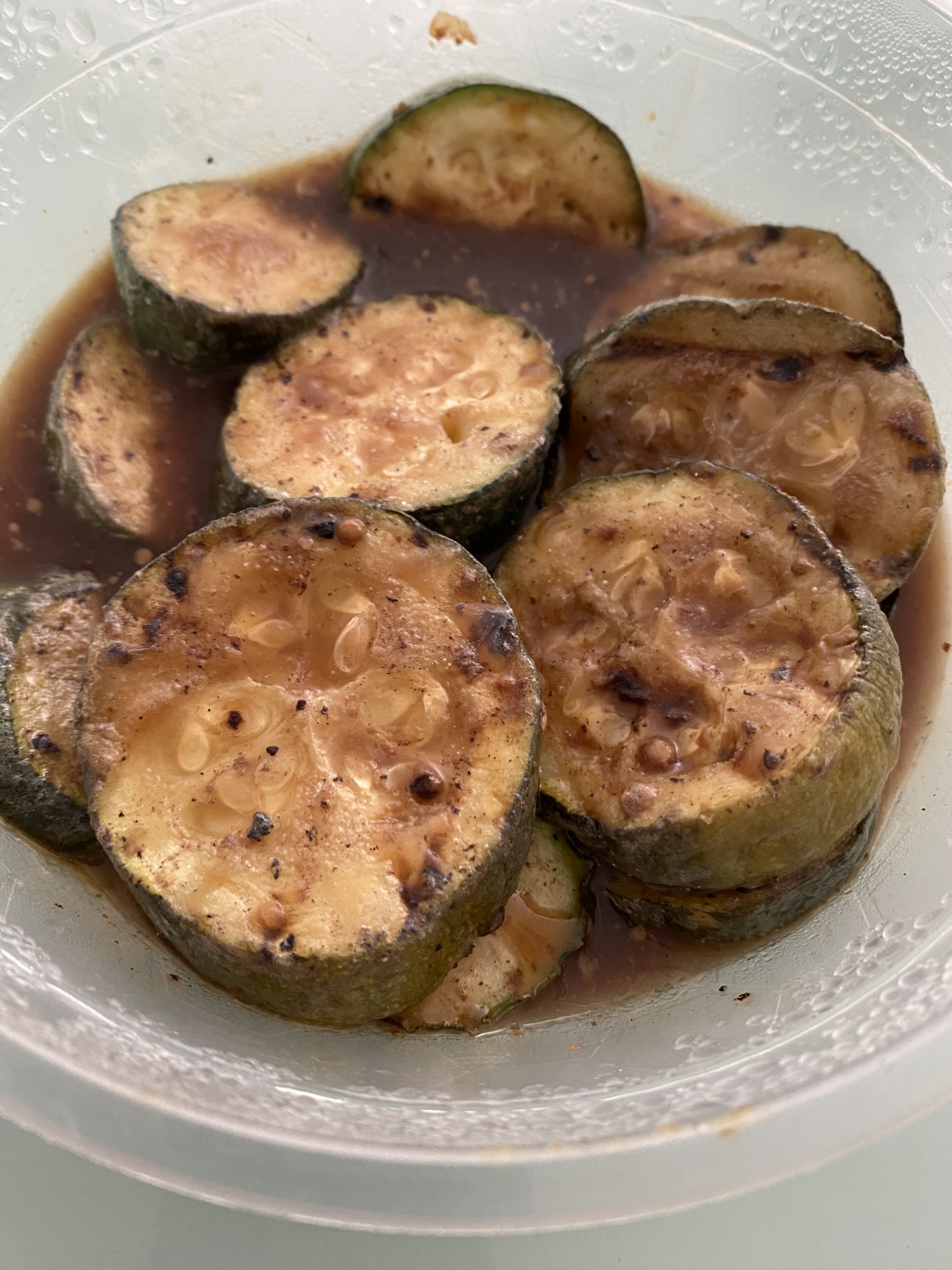 鮭のマリネート煮汁で味付けしたズッキーニ