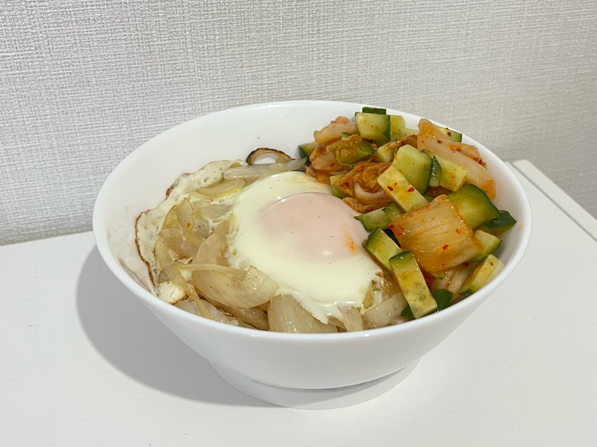 ☆簡単☆巣ごもり目玉焼き丼〜即席オイキムチ風味〜