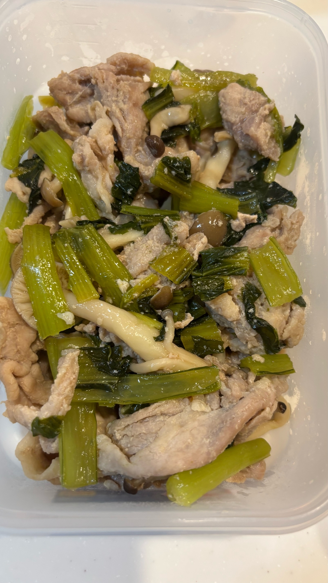 圧力鍋☆しめじ小松菜豚肉のオイスターマヨ炒め