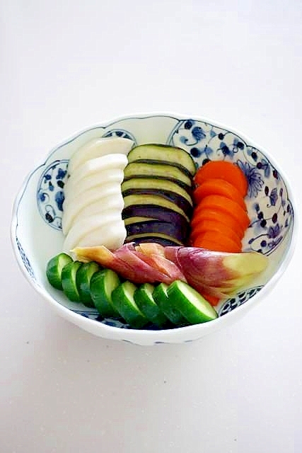 カルディのぬか漬けの素で簡単！ぬか漬けの盛り合わせ