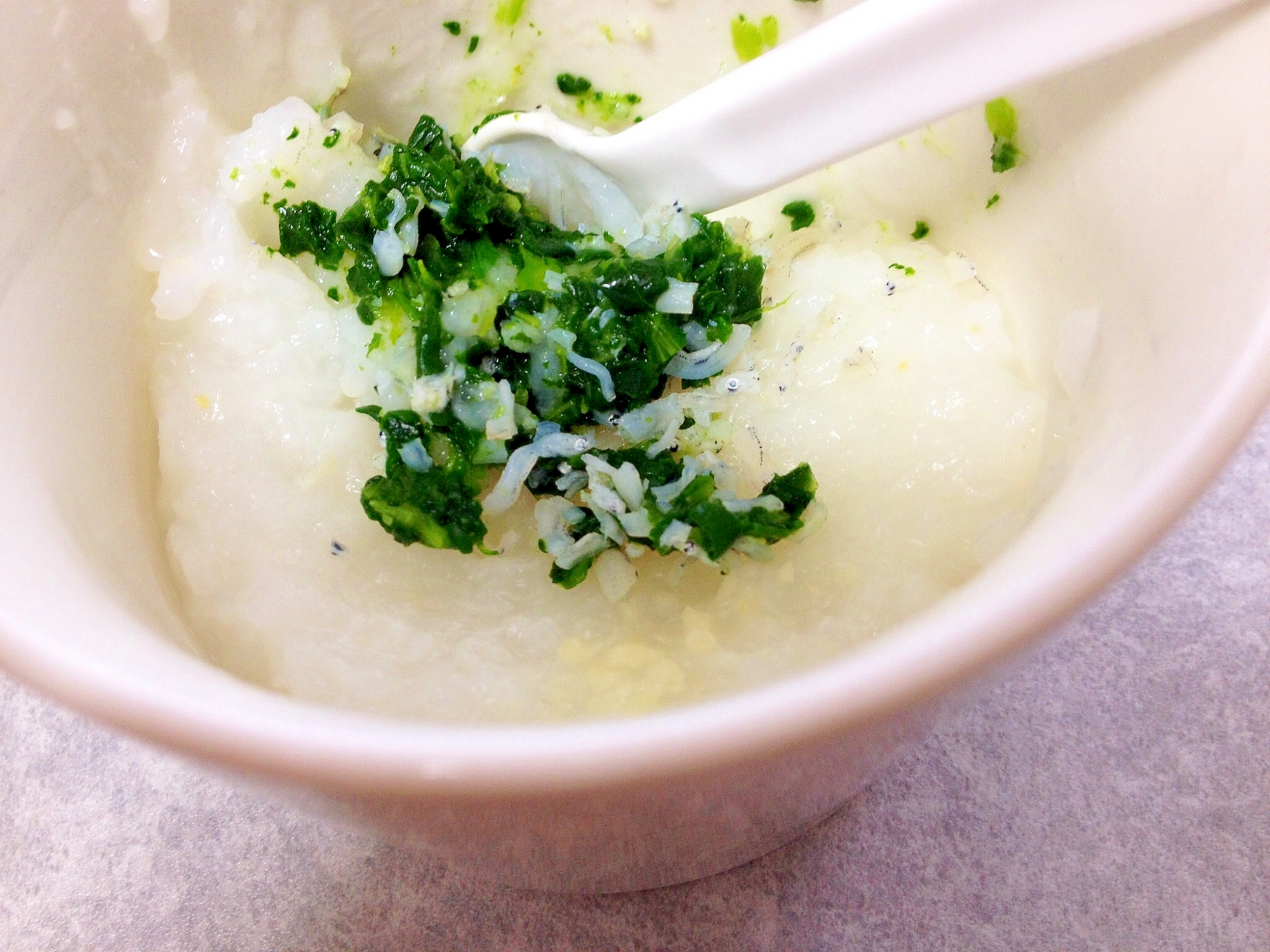 離乳食中期ちりめんほうれん草粉チーズのお粥 レシピ 作り方 By Mi 6352 楽天レシピ