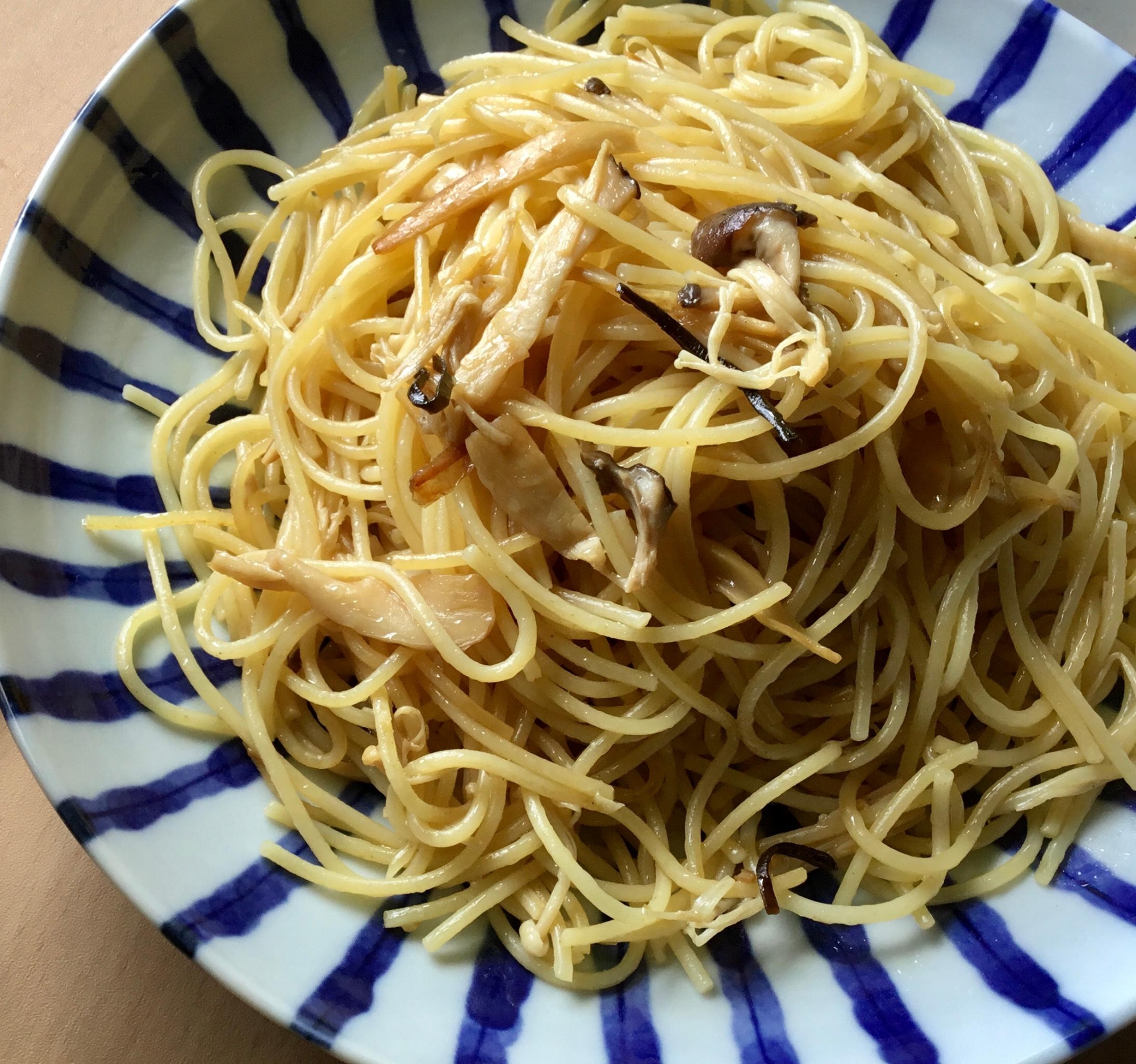 冷凍きのこだけ！旨み爆発きのこパスタ