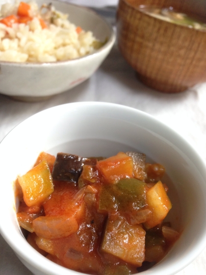 夏野菜がたくさんあったので作りました♪
冷やして翌日食べるのも、おいしいですよね♪
ごちそうさまでした♥️