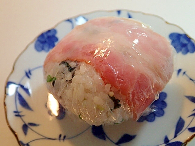 韓国海苔と紅生姜とかいわれ大根のベーコン巻おにぎり レシピ 作り方 By ぷ みぃまま 楽天レシピ