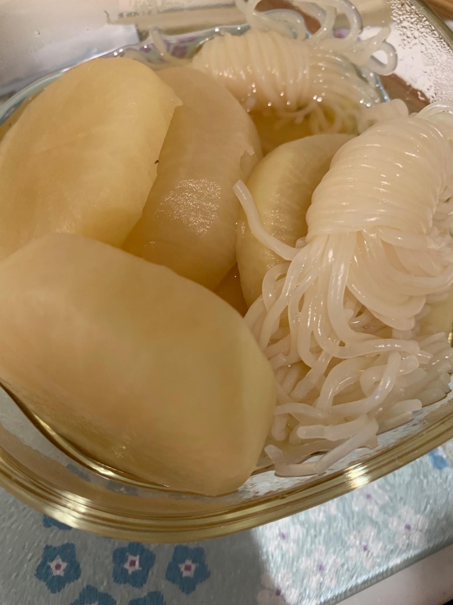 白だしで簡単！大根と白滝の煮物