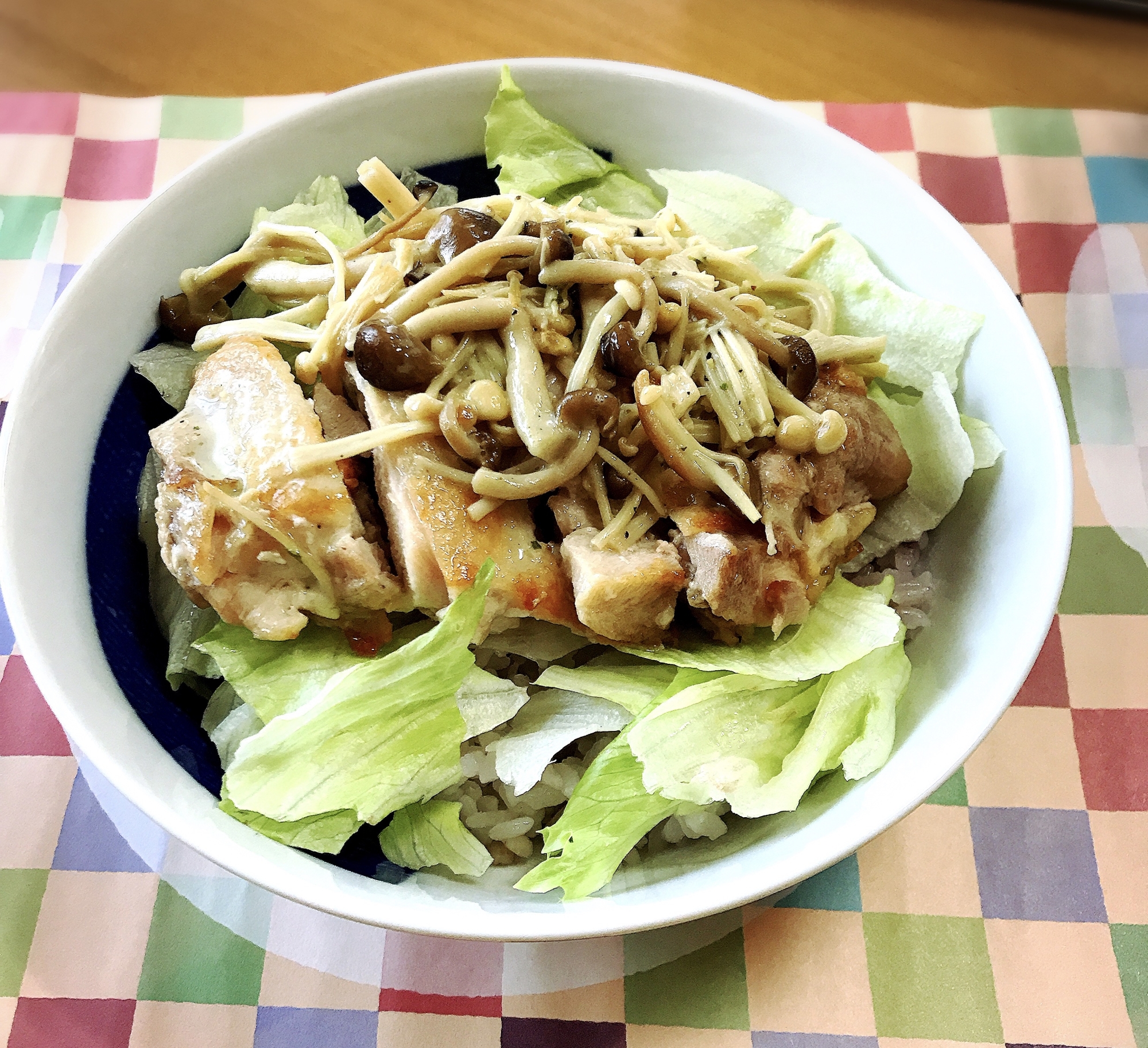 きのこバジルクリームソースのチキン丼